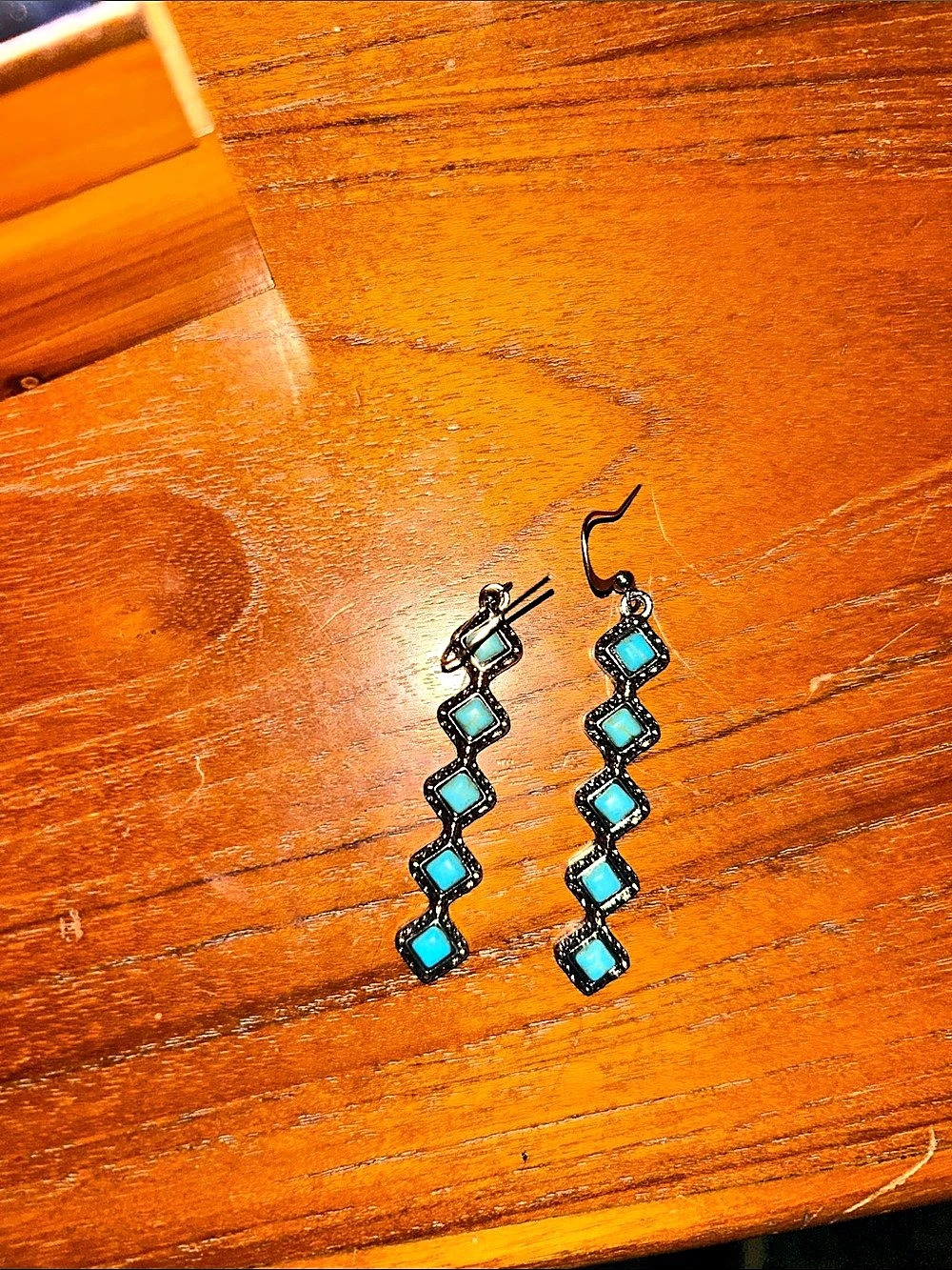 Dangle Earrings in teal & silver Like New